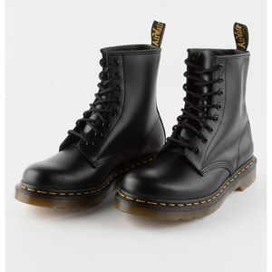 Women’s Dr Martens Boots black size 9
